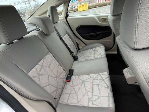 Used 2012 Ford Fiesta SE w/ Winter Pkg FWD image 24