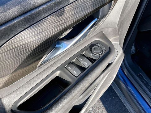 Used 2023 GMC Terrain SLE w/ Driver Convenience Package image 37