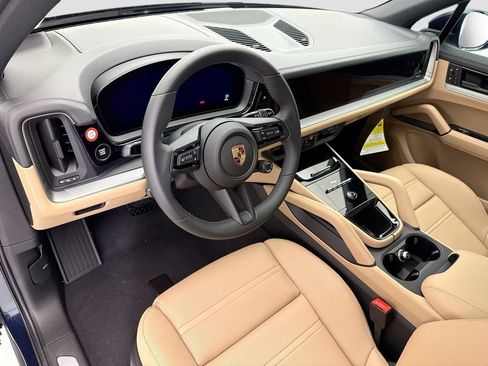Used 2026 Porsche Cayenne AWD/4WD image 4