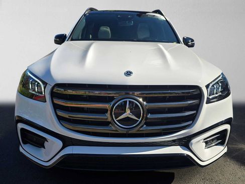 Used 2026 Mercedes-Benz GLS 580 4MATIC image 8