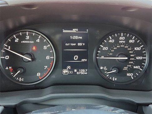 Used 2025 Subaru Crosstrek 2.0i image 23