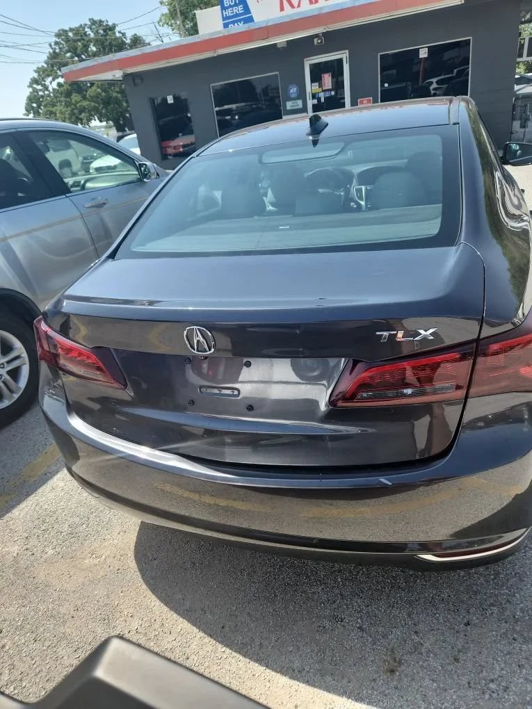 Used 2015 Acura TLX w/ Technology Package FWD image 4