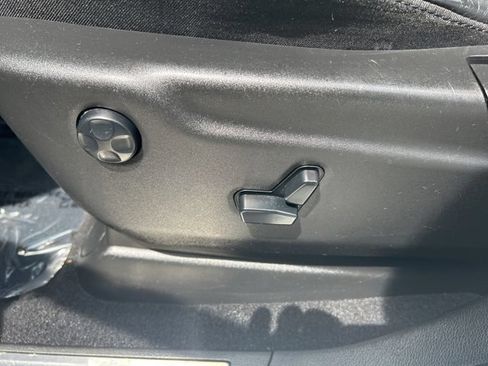 Used 2019 Jeep Grand Cherokee Limited AWD/4WD image 17