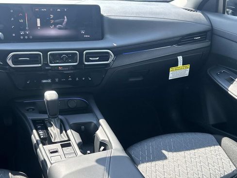 New 2026 Nissan Sentra SV w/ SV Convenience Package FWD image 21