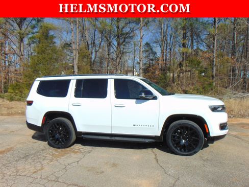 Certified 2025 Jeep Wagoneer 4DR 4WD image 12