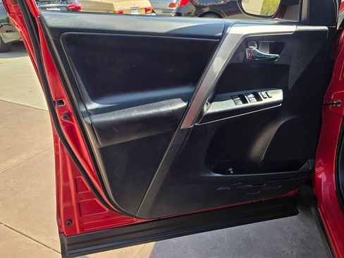 Used 2016 Toyota RAV4 XLE image 28