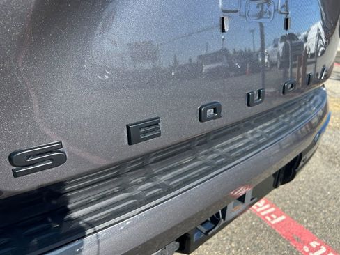 Used 2024 Toyota Sequoia Limited w/ TRD Off-Road Package AWD/4WD image 32
