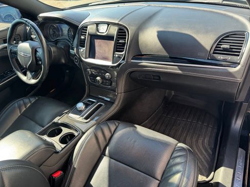 Used 2023 Chrysler 300 C RWD image 21