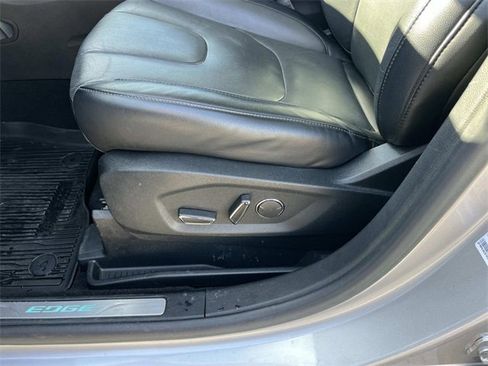 Used 2019 Ford Edge Titanium w/ Equipment Group 301A image 30