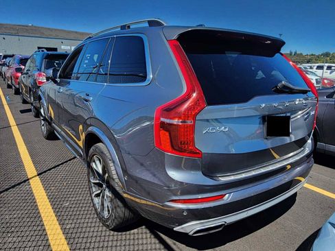 Used 2019 Volvo XC90 T6 Momentum w/ Protection Package Premier AWD/4WD image 11