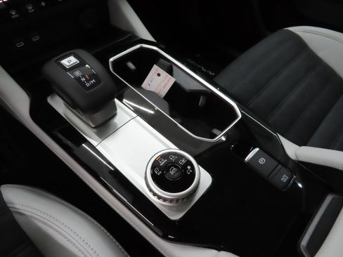 New 2026 Mitsubishi Outlander SE FWD image 15