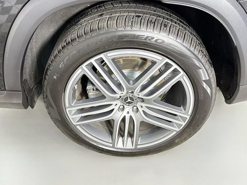 Used 2025 Mercedes-Benz GLS 450 4MATIC image 26