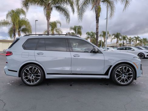 Used 2025 BMW X7 M60i AWD/4WD image 11