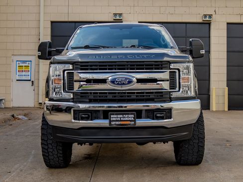 Used 2019 Ford F250 XL w/ STX Appearance Package image 2