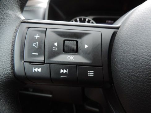 Certified 2023 Nissan Rogue S image 26