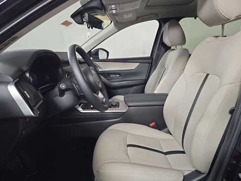 Certified 2024 MAZDA CX-90 Plug-In Hybrid w/ Preferred image 11