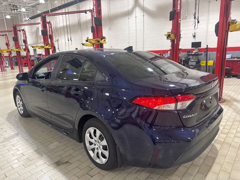Used 2025 Toyota Corolla LE FWD image 9
