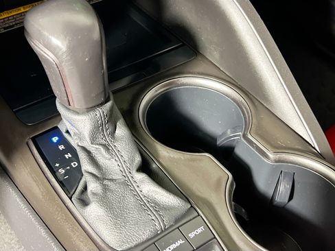 Used 2021 Toyota Camry XSE FWD image 24