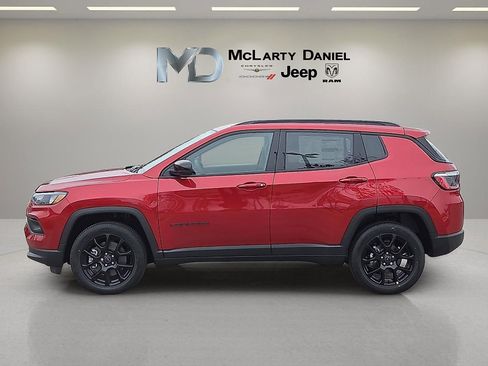 New 2026 Jeep Compass Latitude image 3