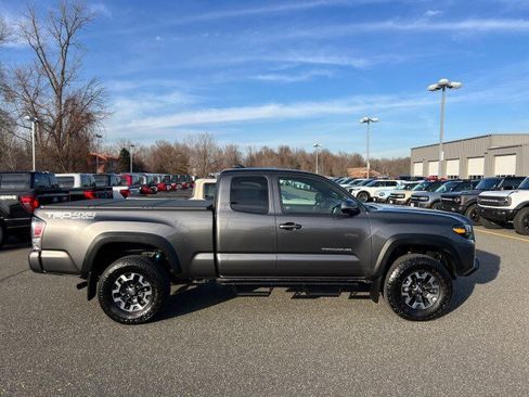 Used 2021 Toyota Tacoma TRD Off-Road w/ TRD Premium Off Road Package image 6