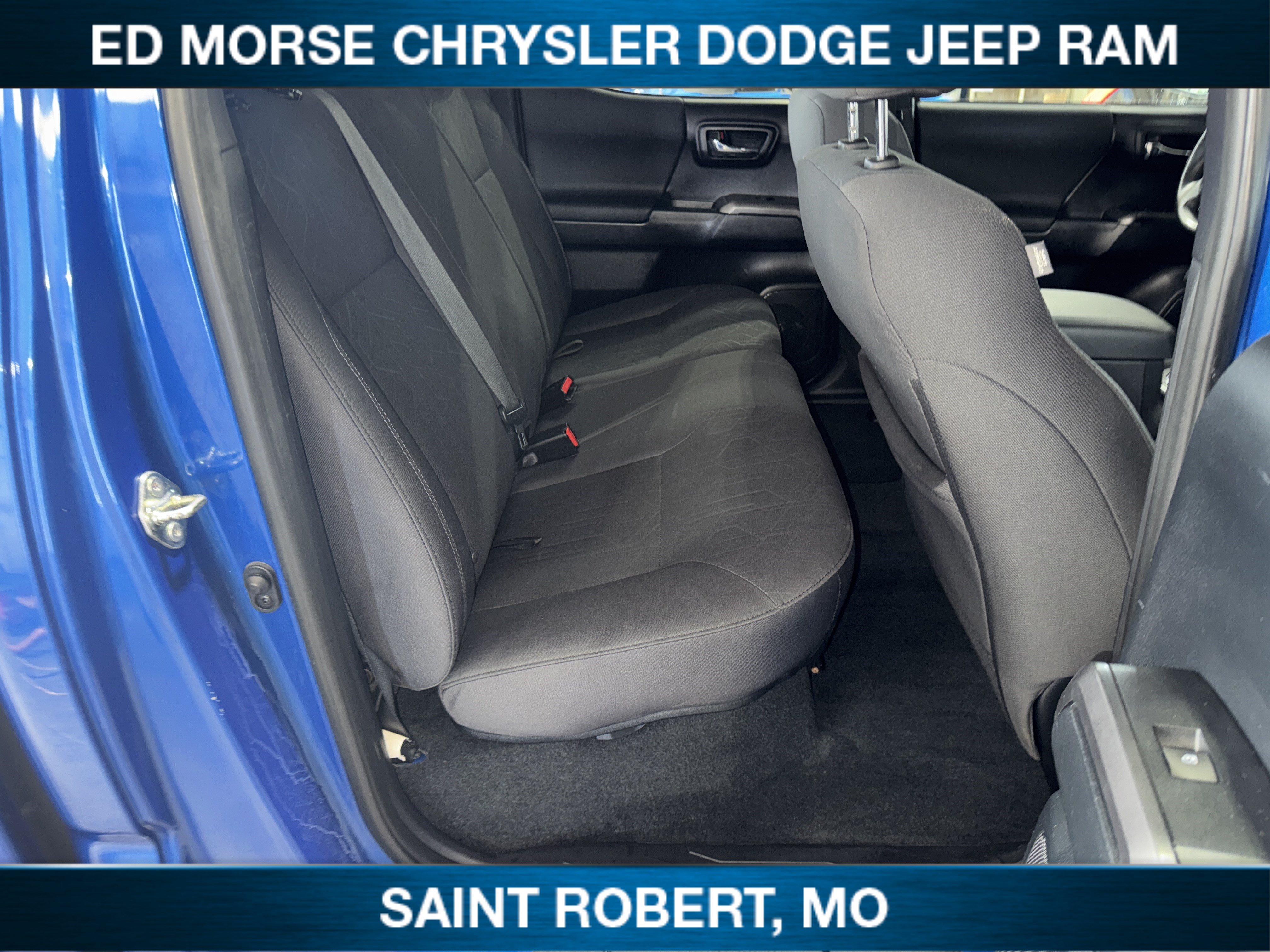 Used 2017 Toyota Tacoma TRD Sport AWD/4WD image 7