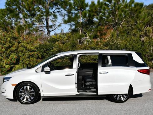Used 2023 Honda Odyssey EX-L image 4