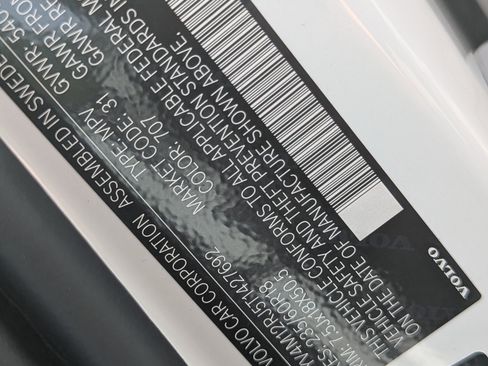 New 2026 Volvo XC60 B5 Core image 32