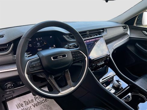 Used 2023 Jeep Grand Cherokee L Limited image 9