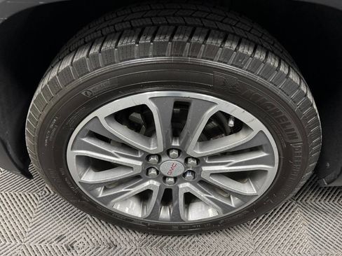 Used 2017 GMC Acadia SLT image 21