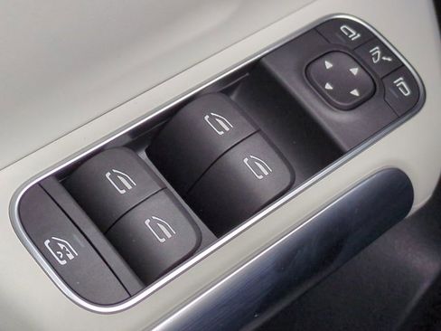 Certified 2022 Mercedes-Benz GLA 250 4MATIC image 23