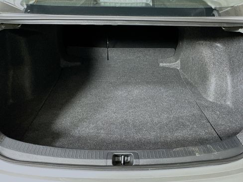 Used 2025 Toyota Corolla LE image 30