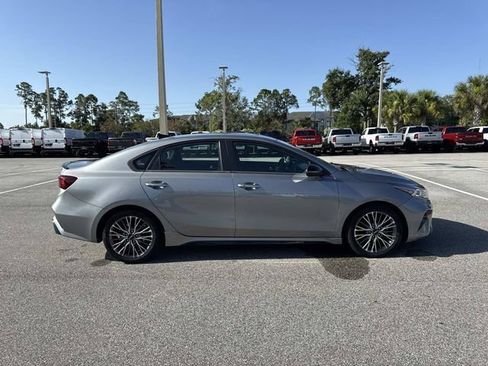 Used 2022 Kia Forte GT-Line w/ GT-Line Premium Package FWD image 2