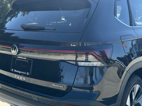 New 2025 Volkswagen Taos SE image 9