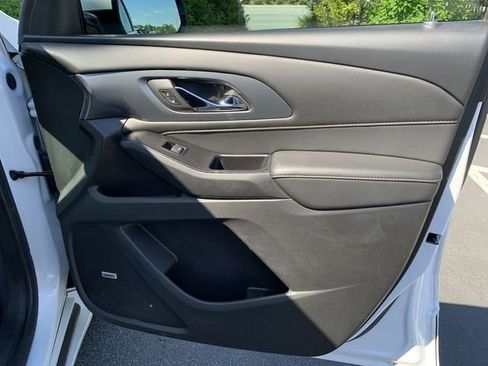 Used 2020 Chevrolet Traverse Premier FWD image 13