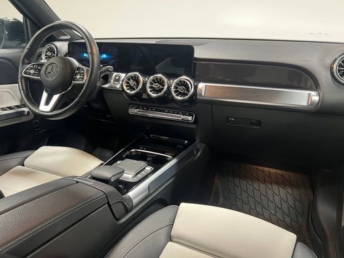 Used 2022 Mercedes-Benz GLB 250 4MATIC image 28