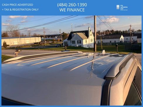 Used 2017 Ford Explorer XLT image 12