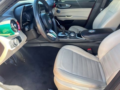 Used 2023 Alfa Romeo Giulia w/ Quick Order Package 22Z Lusso image 12