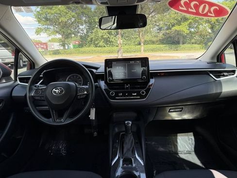 Used 2022 Toyota Corolla LE FWD image 31
