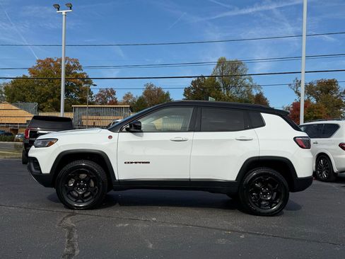 Used 2023 Jeep Compass Trailhawk w/ Trailhawk Convenience Group image 2