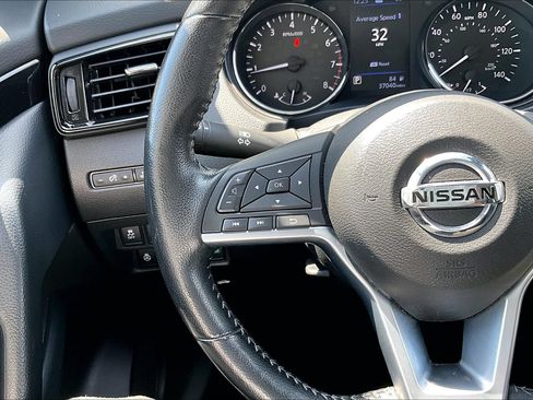 Used 2022 Nissan Rogue Sport SL AWD/4WD image 16