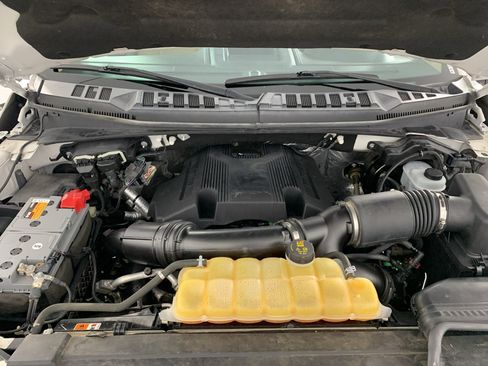 Used 2017 Ford F150 Lariat w/ FX4 Off-Road Package AWD/4WD image 9