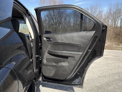 Used 2017 Chevrolet Equinox LS FWD image 24