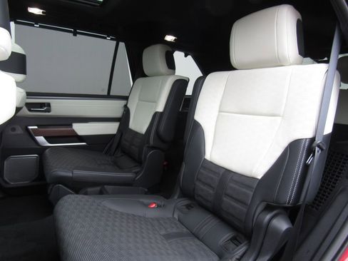 Used 2024 Toyota Sequoia Platinum AWD/4WD image 17