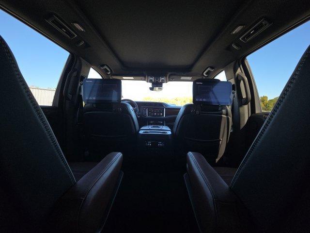 Used 2023 GMC Yukon Denali Ultimate AWD/4WD image 21