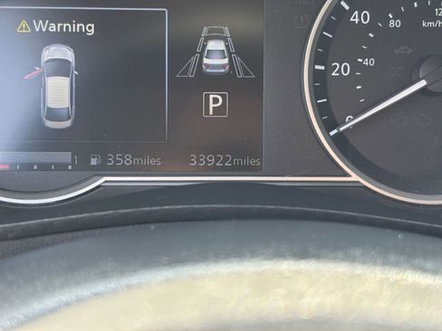 Used 2025 Nissan Versa SV FWD image 45