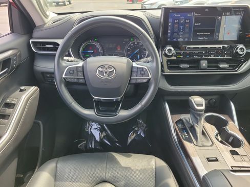 Used 2020 Toyota Highlander Platinum AWD/4WD image 10
