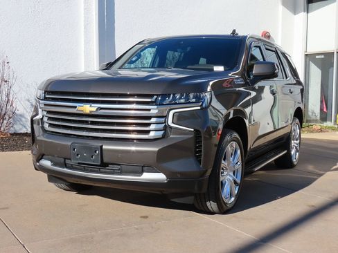 Used 2021 Chevrolet Tahoe High Country image 3