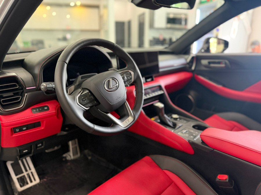 Used 2026 Lexus IS 350 F Sport w/ Technology Package RWD image 11