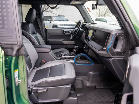 Used 2022 Ford Bronco Black Diamond image 10