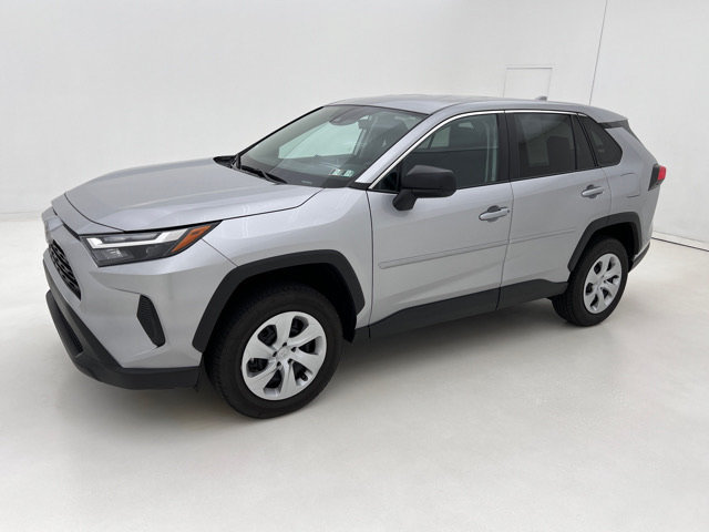 Used 2025 Toyota RAV4 LE AWD/4WD image 5